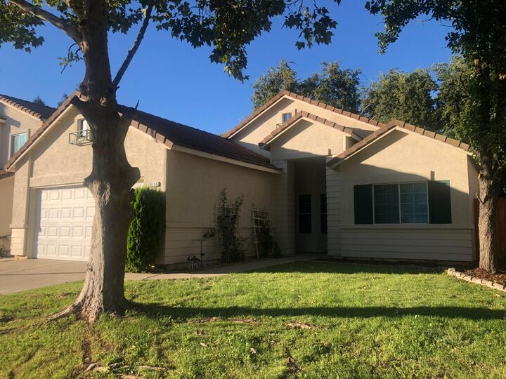 Property Photo: 9155 Bungalow Way CA 95758