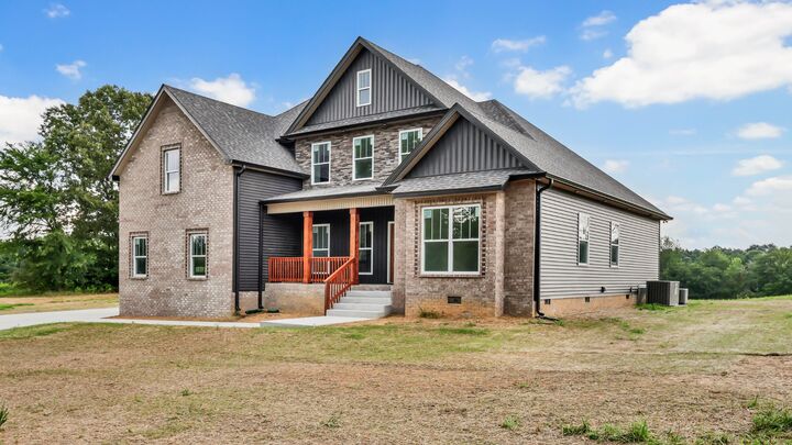 Property Photo: 4807 Hunter Rd TN 37171