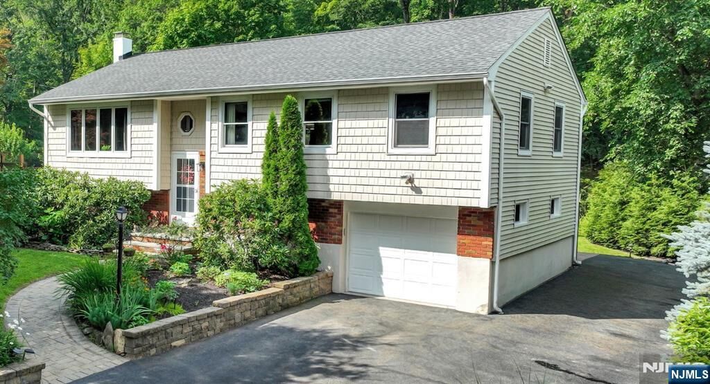 Property Photo:  461 Otterhole Road  NJ 07480 