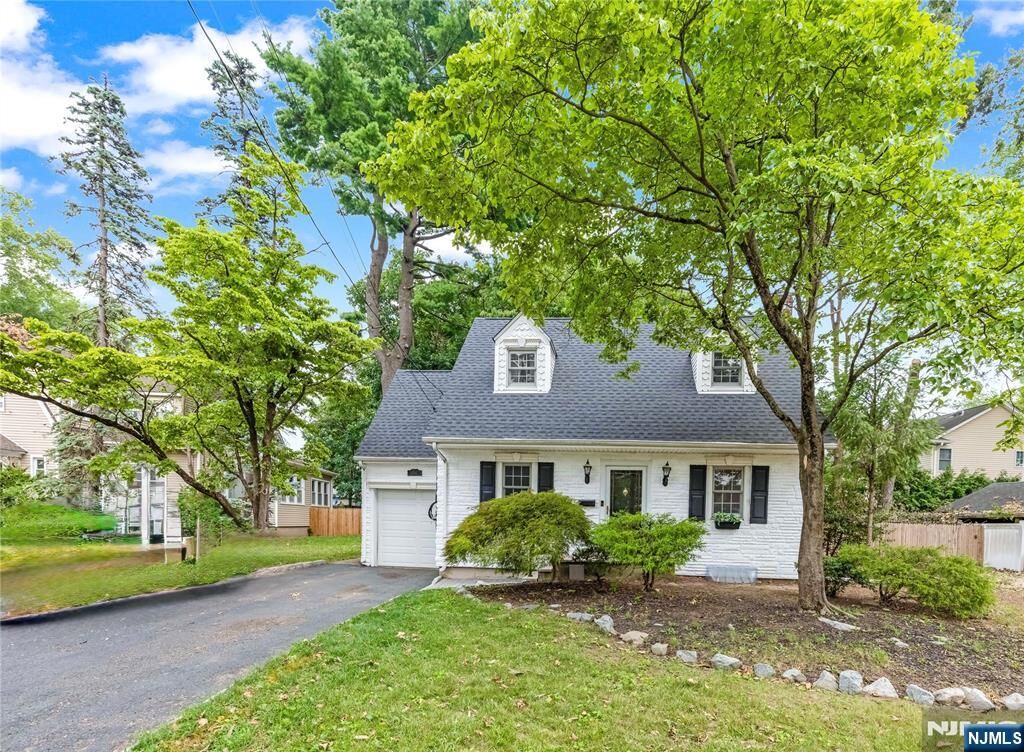 Property Photo:  335 River Road  NJ 07646 