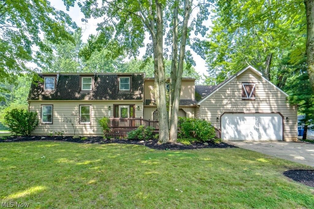 Property Photo: 7144 Fairacres Avenue OH 44039