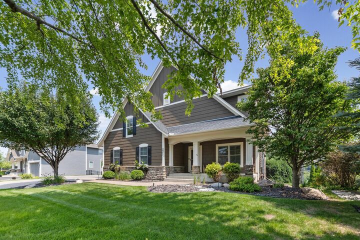 Property Photo:  2971 Fairway Drive  MN 55318 