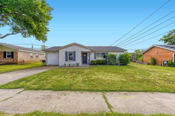Photo de la propriété:  216 N Prairie View Road  TX 76036 