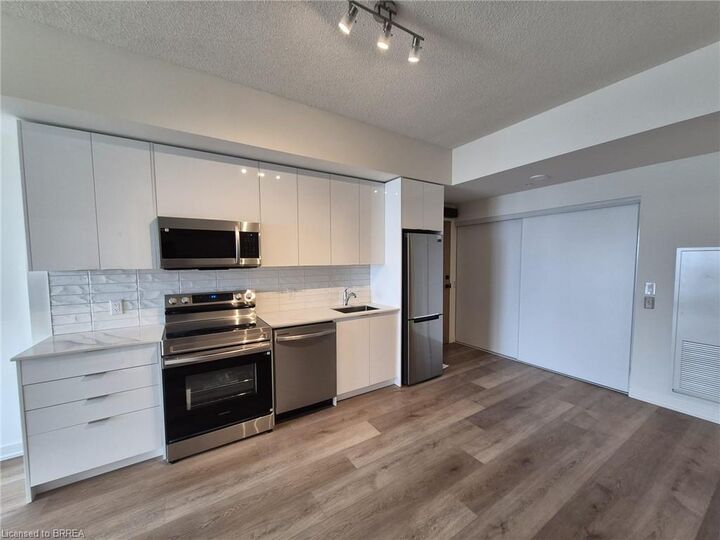 Property Photo: 33 Erie Avenue 1603 ON N3S 0K7