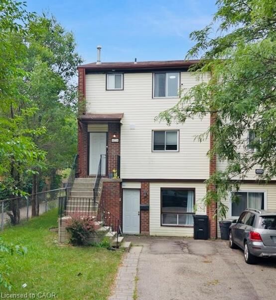 Property Photo: 421 Bairstow Crescent ON N2K 2H7