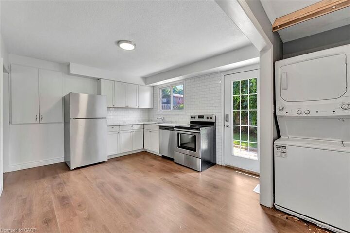 Property Photo: 7 Hillside Drive ON N2E 1R1