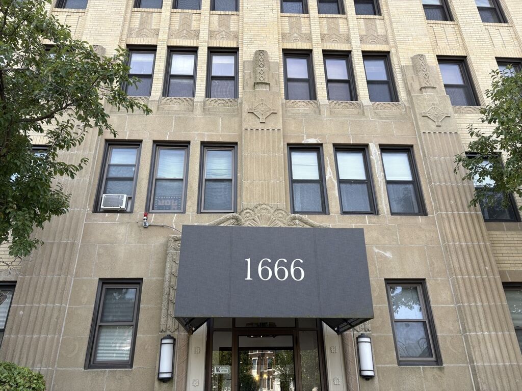Property Photo:  1666 Commonwealth Ave 21  MA 02135 