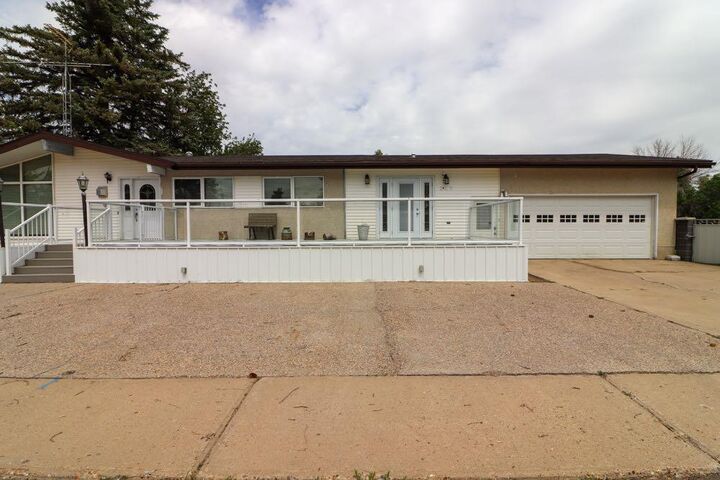 Property Photo: 209 2 Avenue AB T0K 0J0