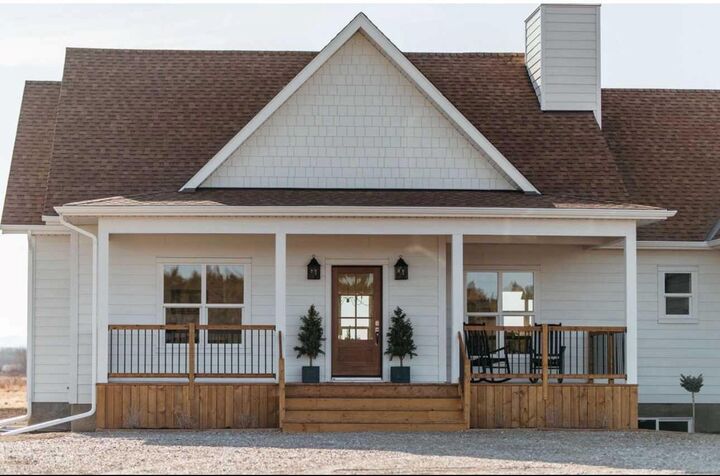 Property Photo: 33080 Range Road 61 AB T0M 1X0