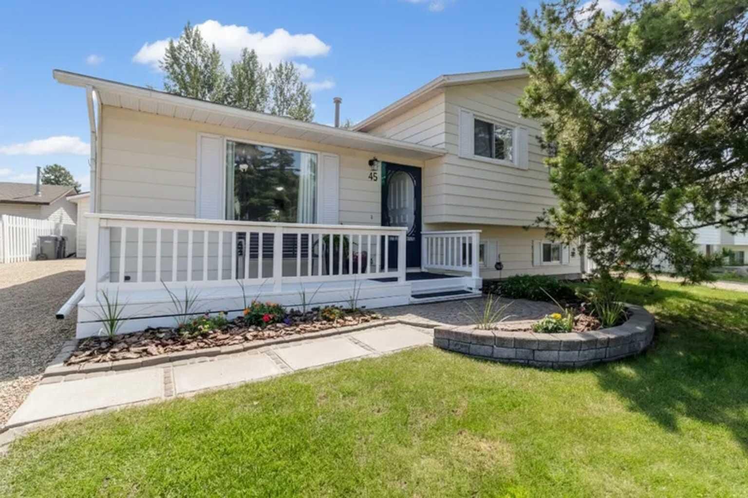 Property Photo:  45 Sylvan Drive  AB T4S 1J6 