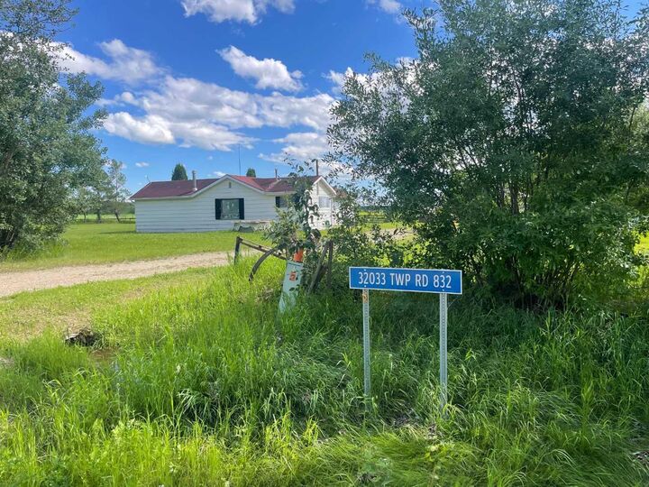 Property Photo:  32033 Twp Rd 832  AB T0H 1L0 