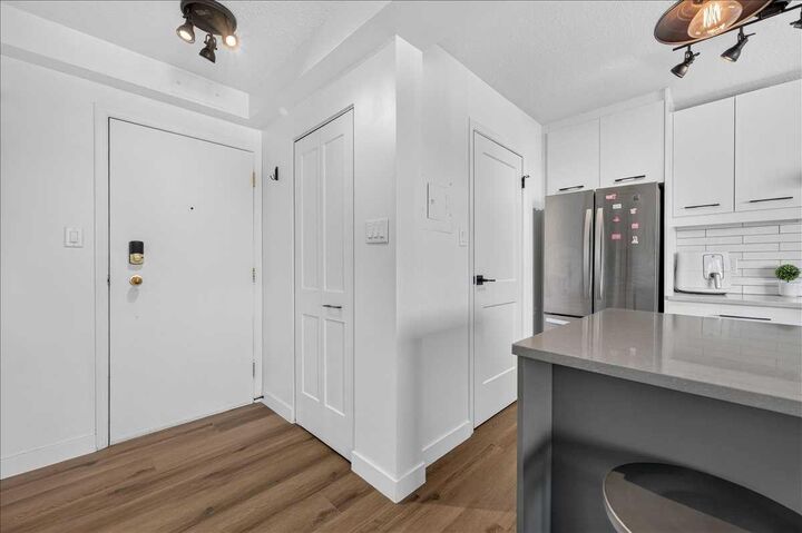 Property Photo:  1330 15 Avenue SW 902  AB T3C 3N7 
