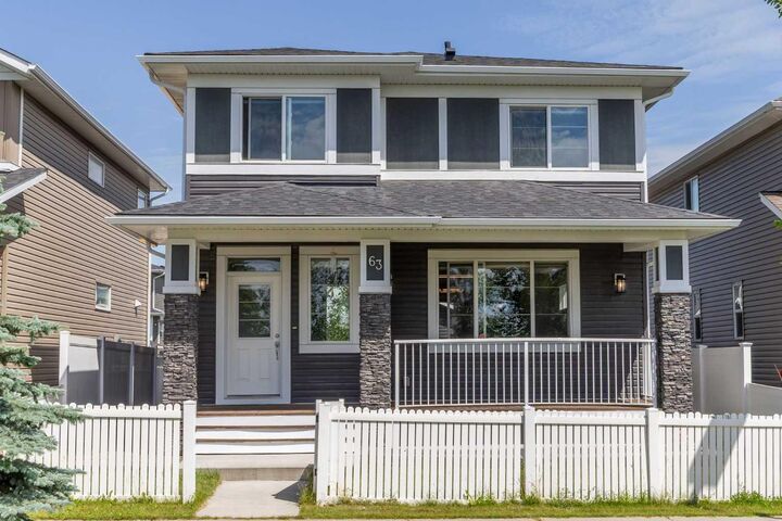 63 Redstone Gardens NE — photo 1