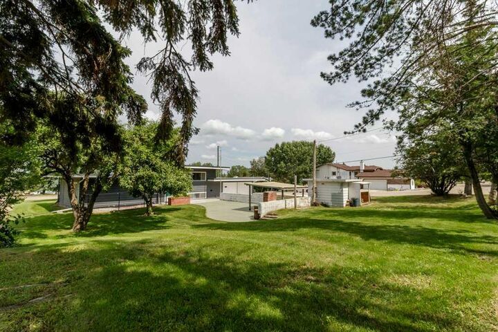 Property Photo: 5307 48 Avenue AB T4S 1G5