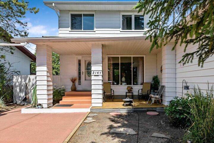 216 B Royal Avenue — photo 1