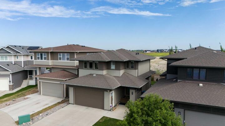 437 Devonia Way W — photo 1