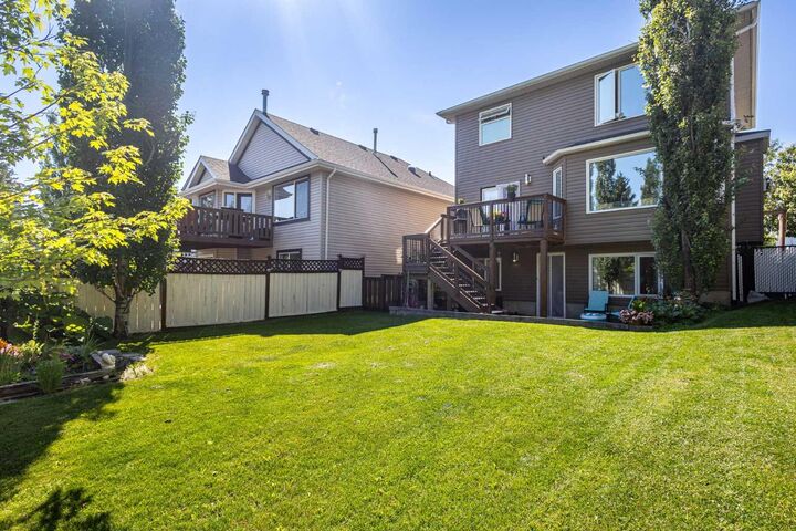 Property Photo:  151 Citadel Close NW  AB T3G 4A6 