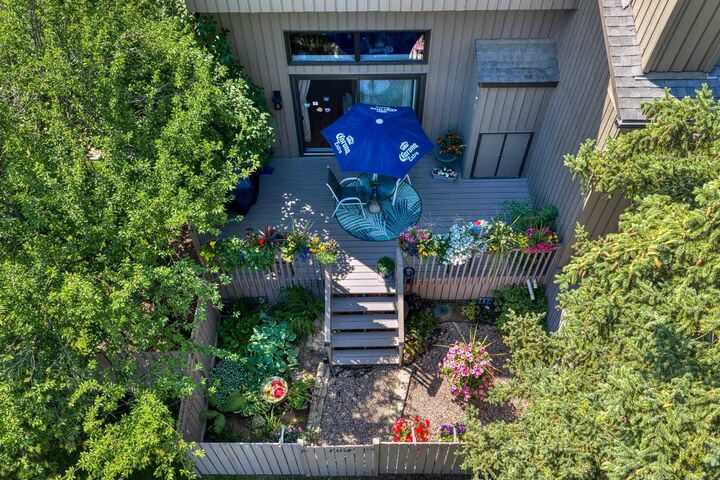 Property Photo: 23 Glamis Drive SW 104 AB T3E 6S3
