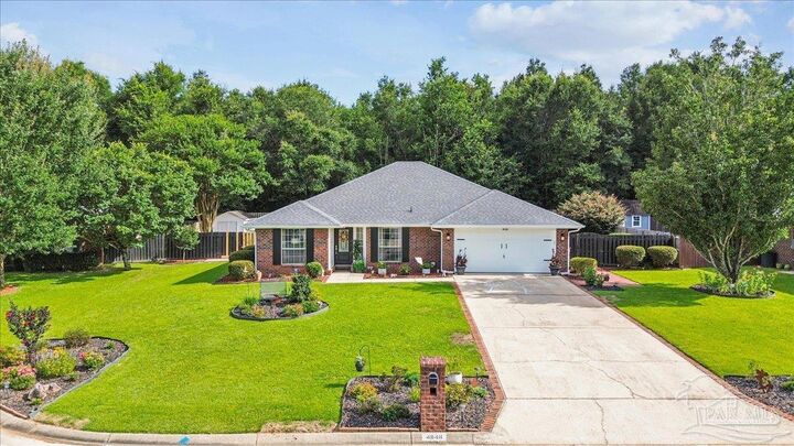 Property Photo: 4848 La Casa Cir FL 32571