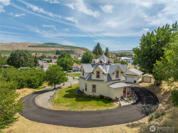 Property Photo: 600 12th Street WA 98813