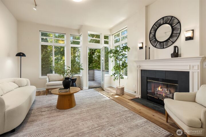 Property Photo: 314 25th Avenue E WA 98112