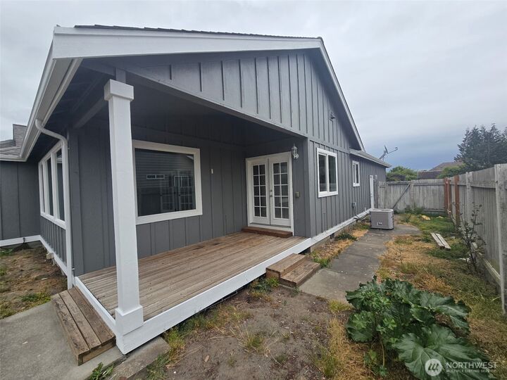 Property Photo:  711 N Spencer Farm Place  WA 98382 