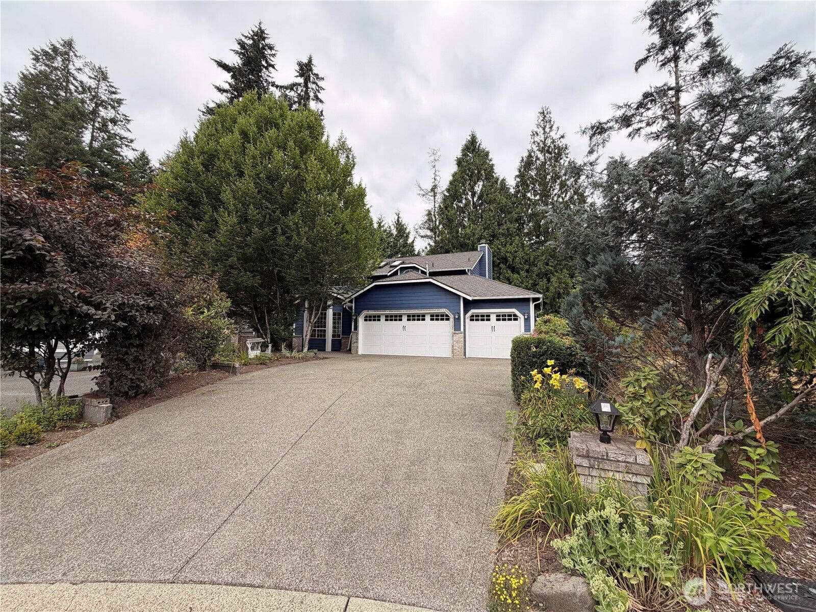 Property Photo: 24505 229th Court SE WA 98038