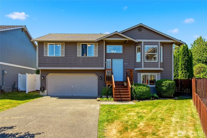 Property Photo: 1019 Hiatt Court WA 98294