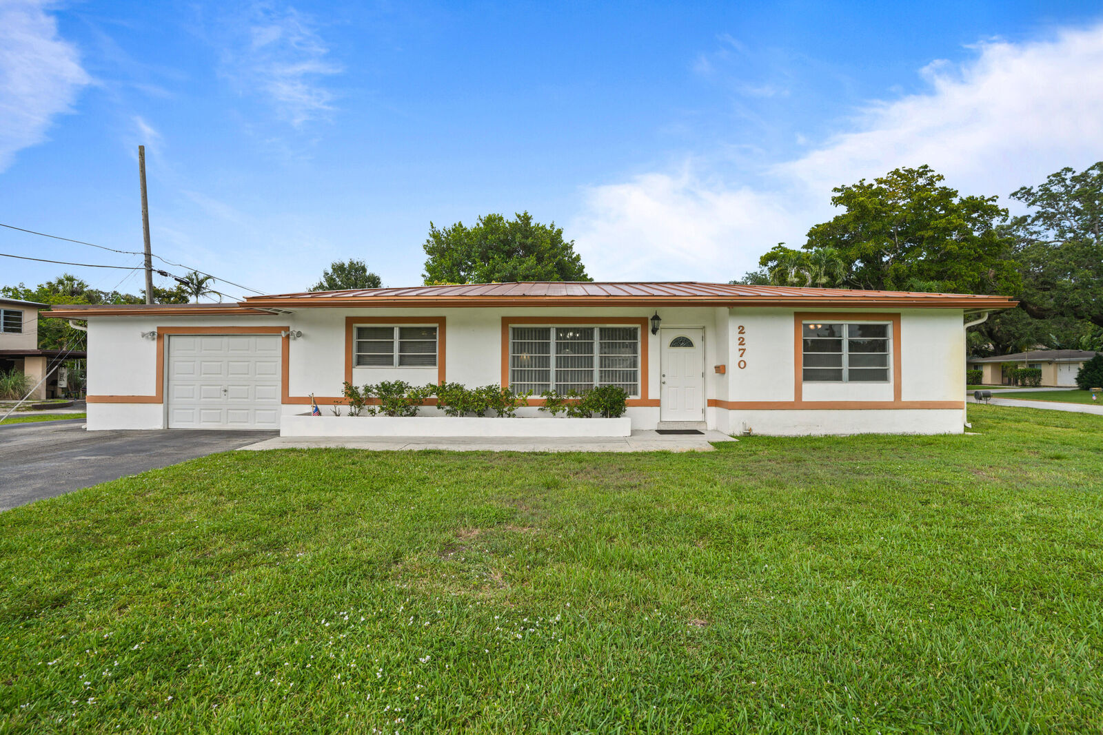 Property Photo: 2270 SW 30th Terrace FL 33312