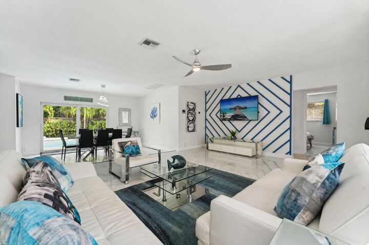 Property Photo:  1243 Garfield Street  FL 33019 