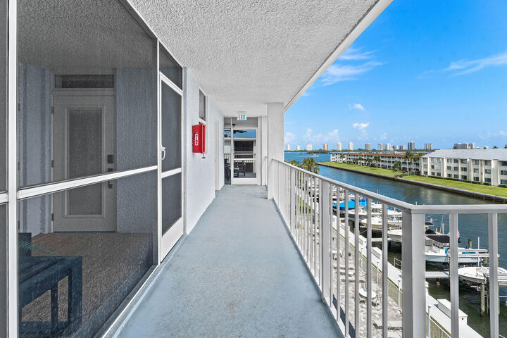 Property Photo: 108 Paradise Harbour Boulevard 502 FL 33408