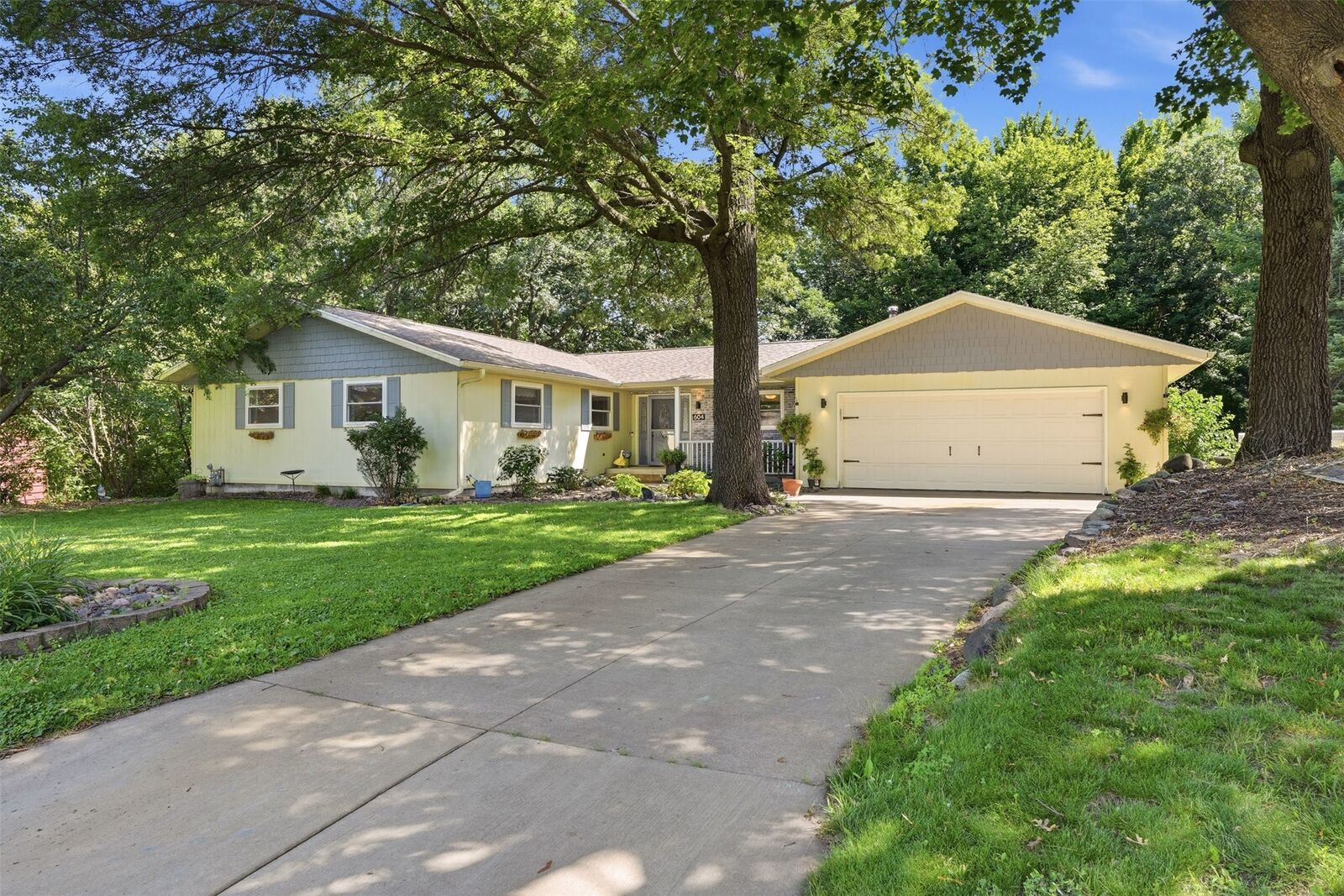 Property Photo: 604 Manor Court WI 54720