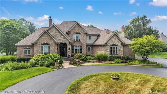 Property Photo:  718 Shrewsbury Drive  MI 48348 