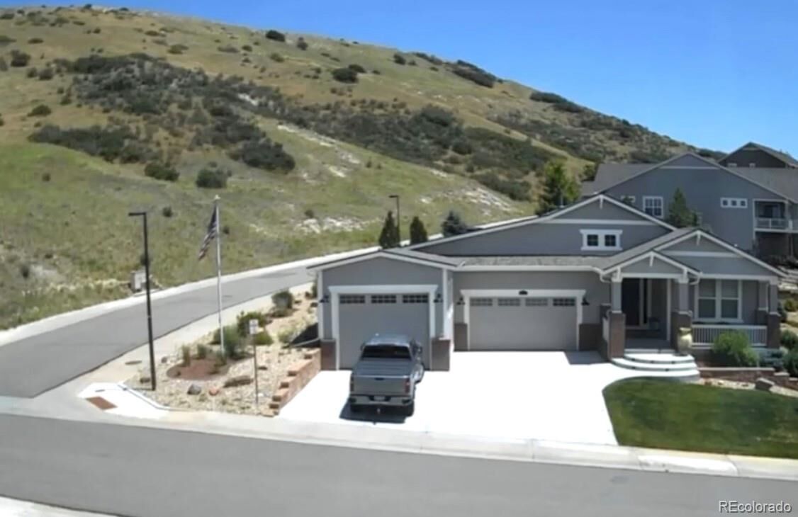 Property Photo:  