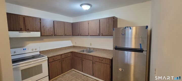 Property Photo:  45 Donna Drive C7  CT 06513 