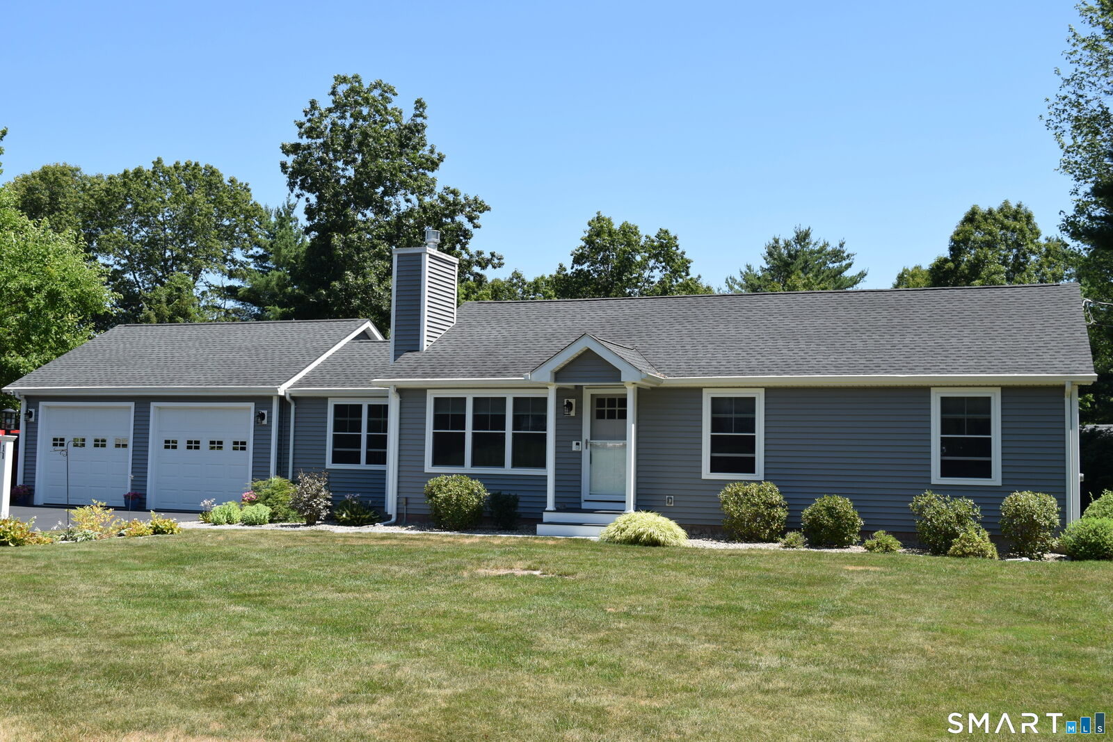 Property Photo: 1 Fernwood Lane CT 06032