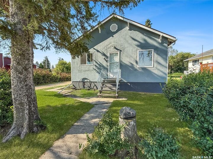 Property Photo: 429 Second Street SK S0G 3S0
