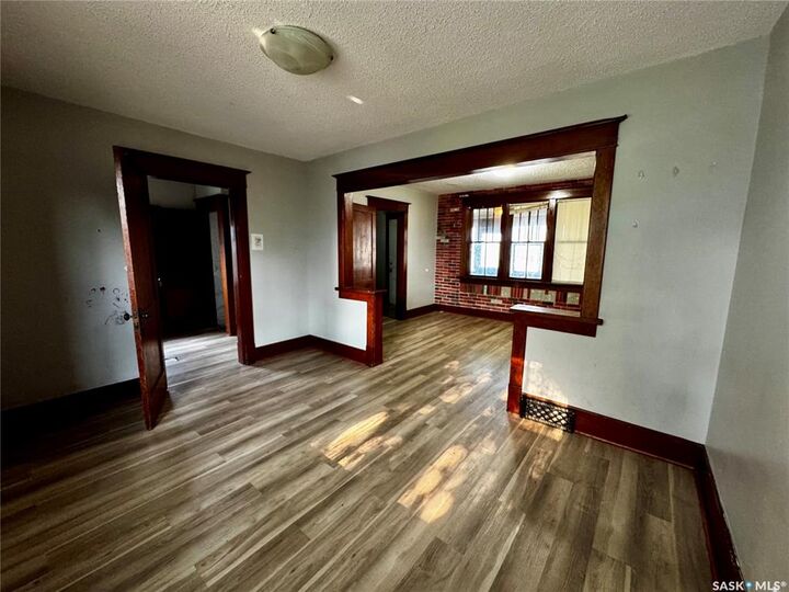 Property Photo:  408 I Avenue N  SK S7L 2G8 