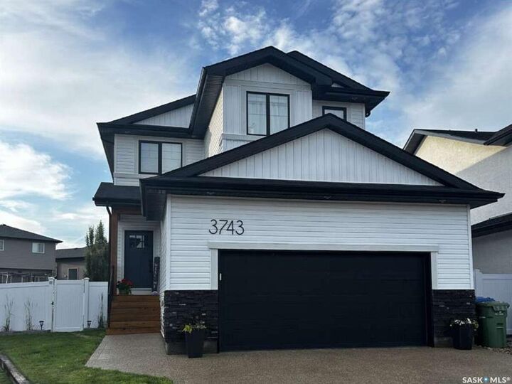 3743 Gee Crescent — photo 1