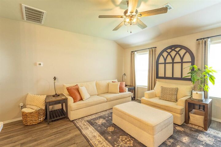 Property Photo:  1911 N Payne Street  OK 74075 