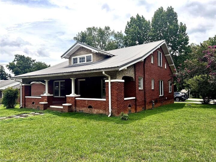 Property Photo: 441 Elk Spur Street NC 28621