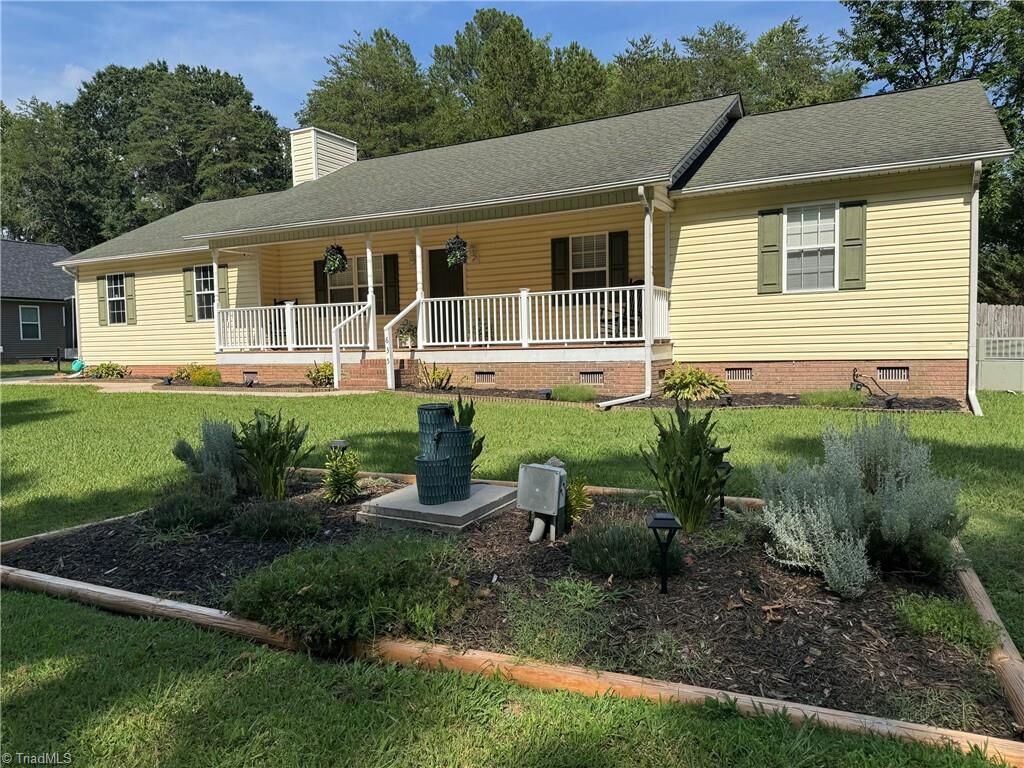 Property Photo: 635 Charles Street NC 28138