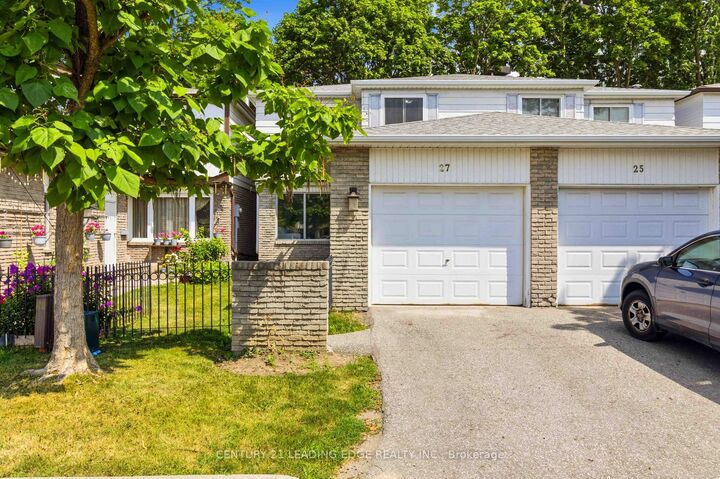 Property Photo:  27 Coach Liteway N/A  ON M2R 3J8 