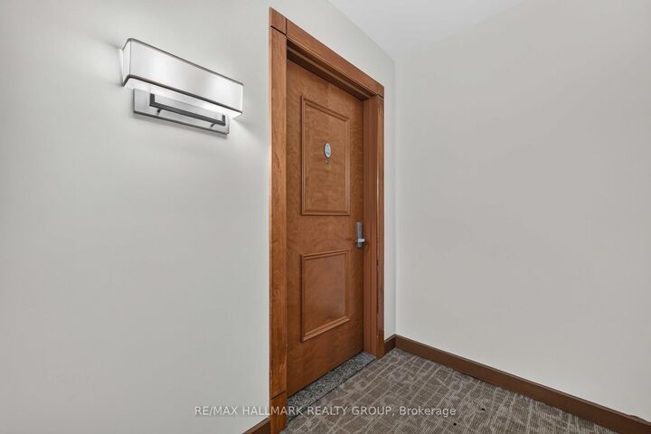 195 Besserer Street N 1701 — photo 1