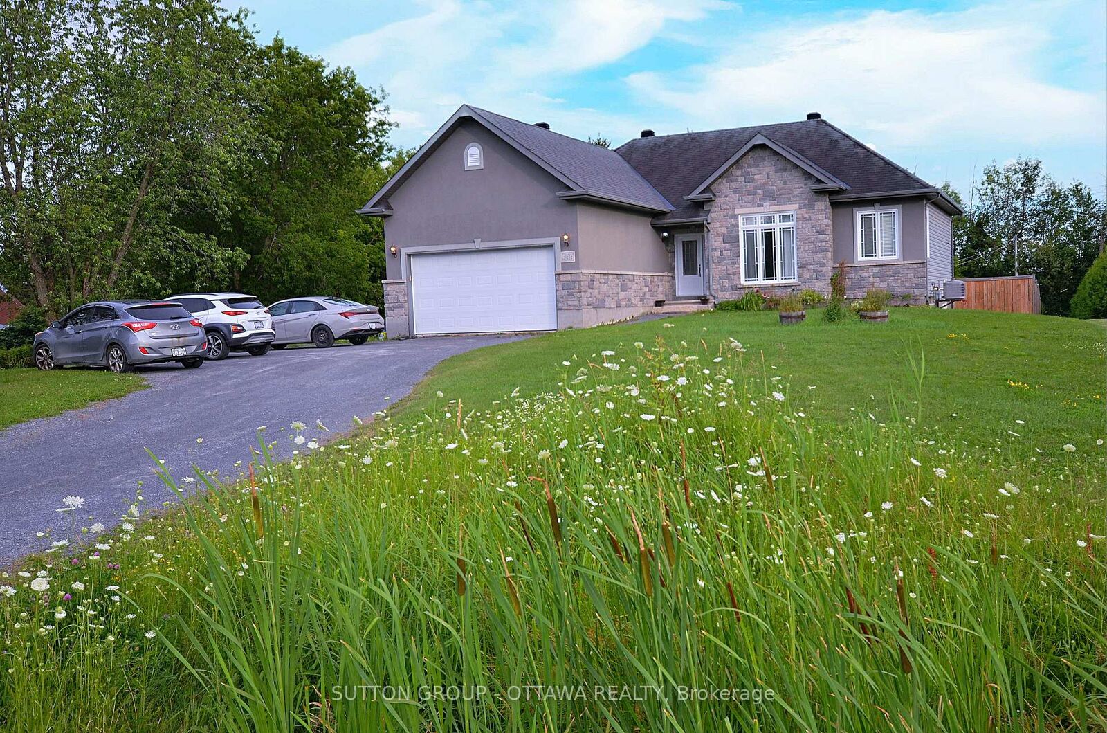 Property Photo: 588 Russell Road ON K0A 2A0