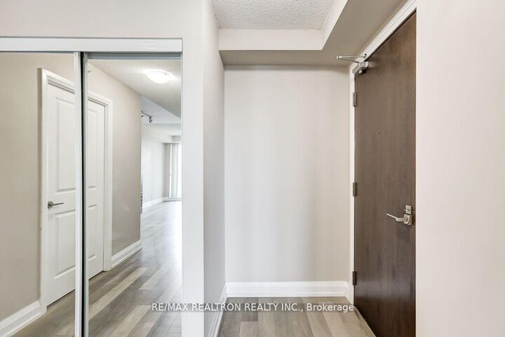 Property Photo: 370 Highway 7 N/A E 615 ON L4B 0C4