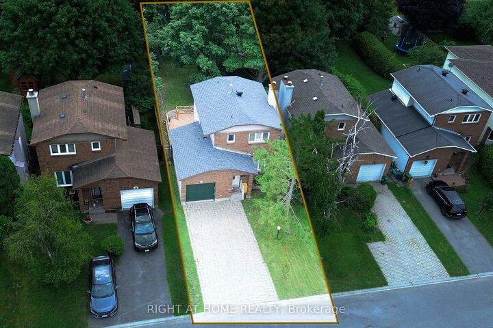 Property Photo:  161 Pheasant Run Drive  ON K2J 2R1 