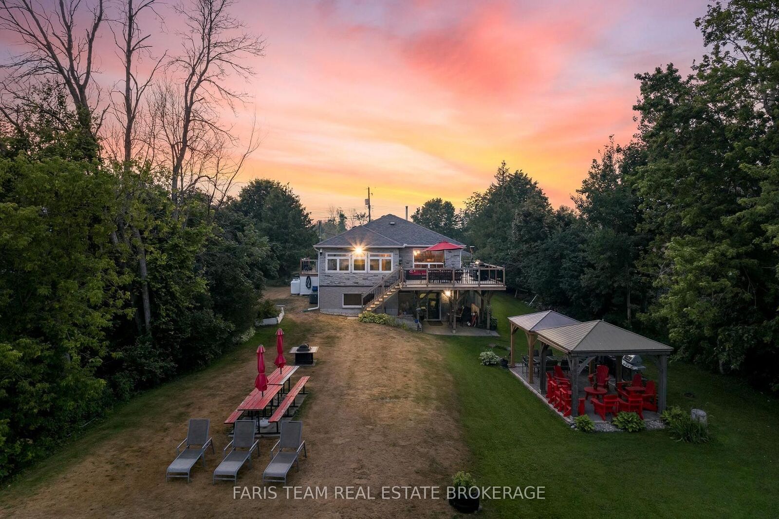 Property Photo: 93 Silver Birch Crescent ON L0K 1R0