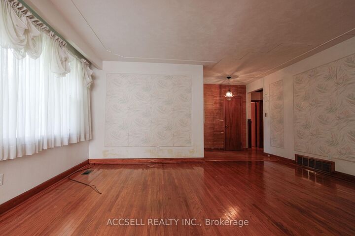 Property Photo: 1358 Sedgewick Crescent ON L6L 1X8