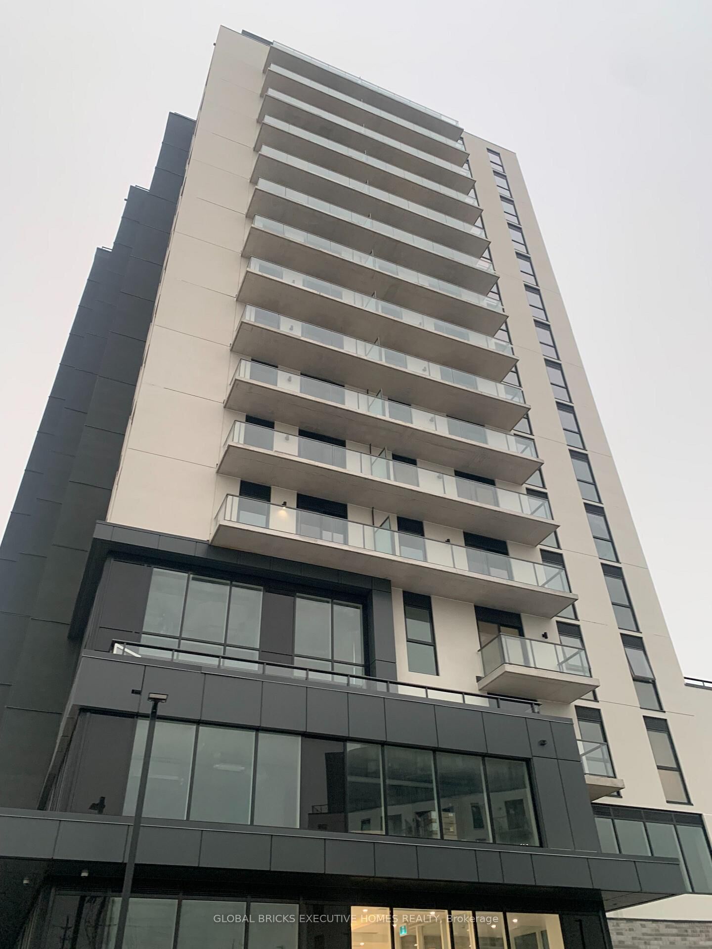 Photo de la propriété: 33 Erie Avenue 1806 ON N3S 0K7